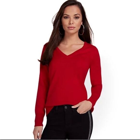 ✨ NY&Co Women's V-Neck Sweater Coco Red✨ - Picture 7 of 7